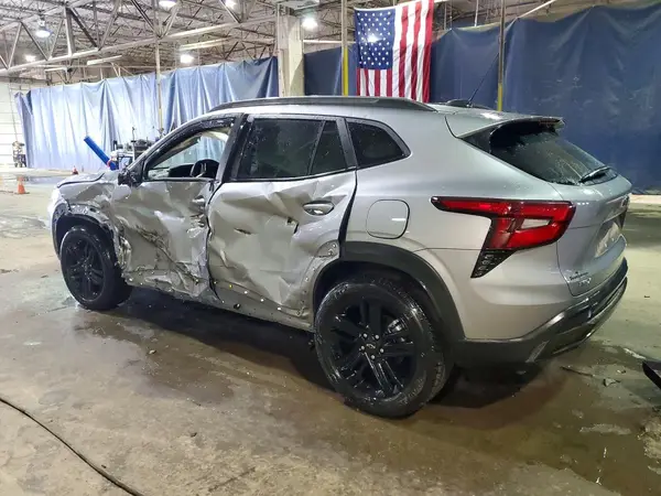 KL77LKEP5SC341870 2025 CHEVROLET TRAX - Image 2
