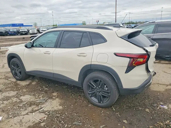 KL77LKEP5TC053106 2026 CHEVROLET TRAX - Image 2