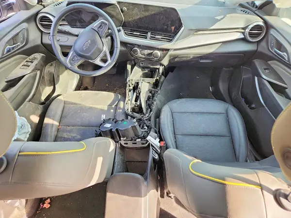 KL77LKEP6SC015172 2025 CHEVROLET TRAX - Image 8