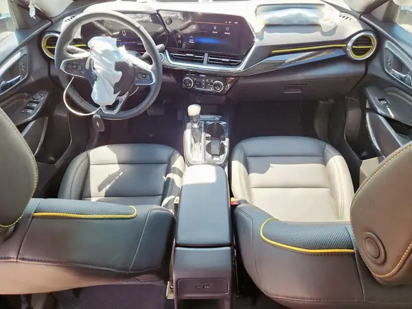 KL77LKEP6SC043523 2025 CHEVROLET TRAX - Image 8