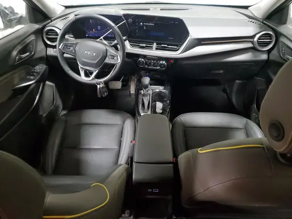 KL77LKEP6SC046891 2025 CHEVROLET TRAX - Image 8