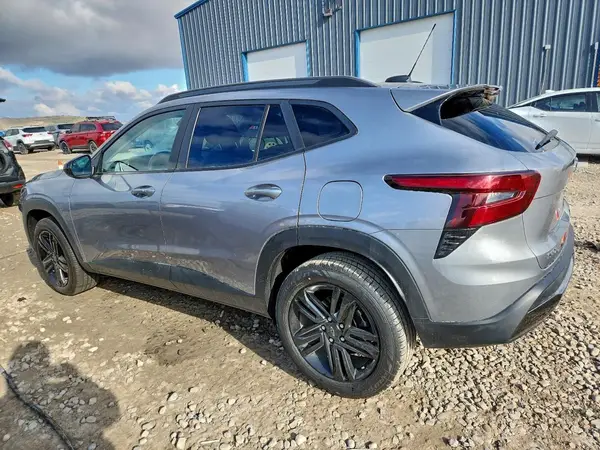 KL77LKEP6SC064503 2025 CHEVROLET TRAX - Image 2