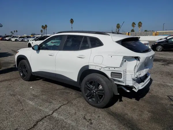 KL77LKEP6SC083441 2025 CHEVROLET TRAX - Image 2