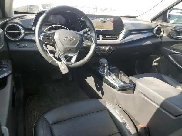 KL77LKEP6SC083441 2025 CHEVROLET TRAX - Image 8