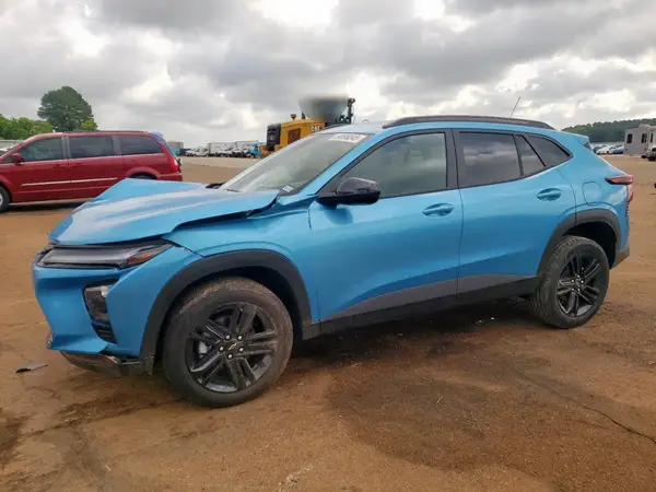 KL77LKEP6SC100772 2025 CHEVROLET TRAX - Image 1