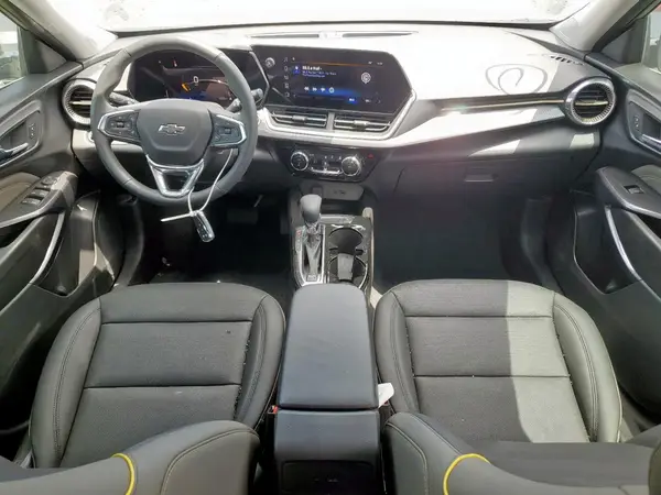 KL77LKEP6SC144836 2025 CHEVROLET TRAX - Image 8
