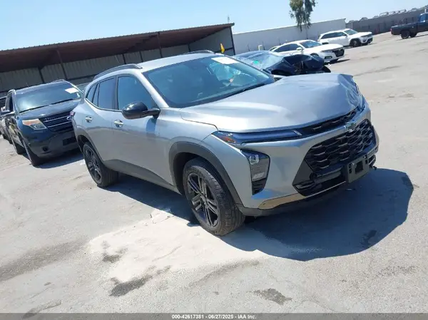 KL77LKEP6SC148708 2025 CHEVROLET TRAX - Image 1