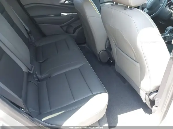 KL77LKEP6SC148708 2025 CHEVROLET TRAX - Image 8