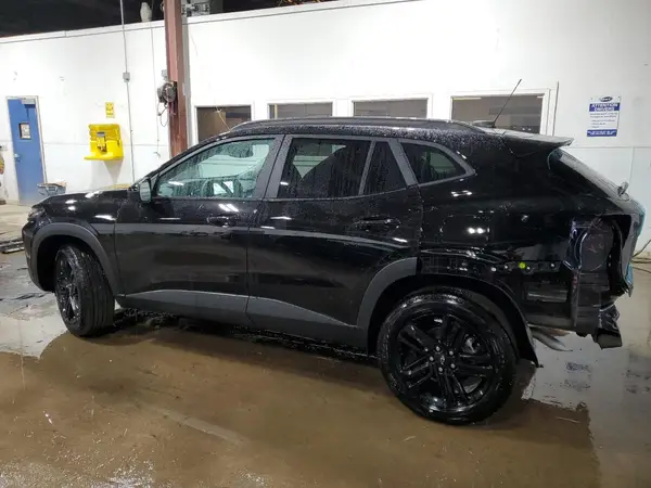 KL77LKEP6SC149406 2025 CHEVROLET TRAX - Image 2