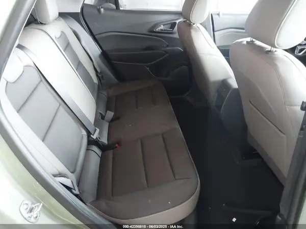 KL77LKEP6SC218174 2025 CHEVROLET TRAX - Image 8