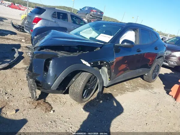 KL77LKEP6SC242541 2025 CHEVROLET TRAX - Image 2