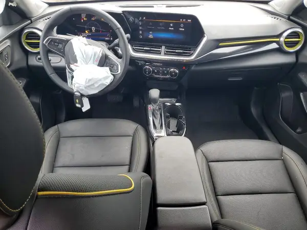 KL77LKEP6SC338279 2025 CHEVROLET TRAX - Image 8