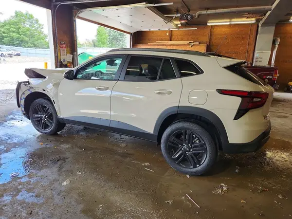 KL77LKEP6TC113376 2026 CHEVROLET TRAX - Image 2