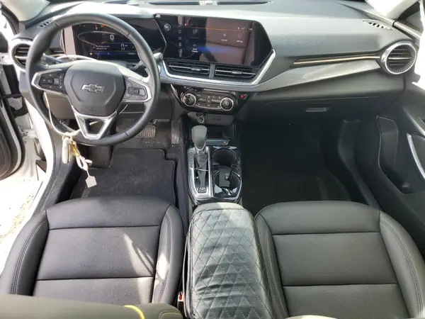 KL77LKEP7SC013821 2025 CHEVROLET TRAX - Image 8