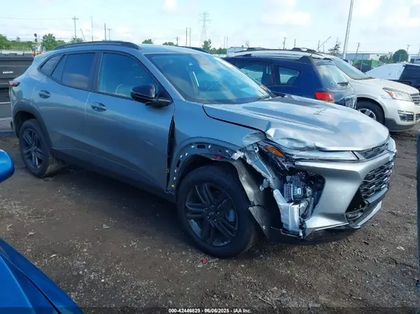 KL77LKEP7SC017366 2025 CHEVROLET TRAX - Image 1