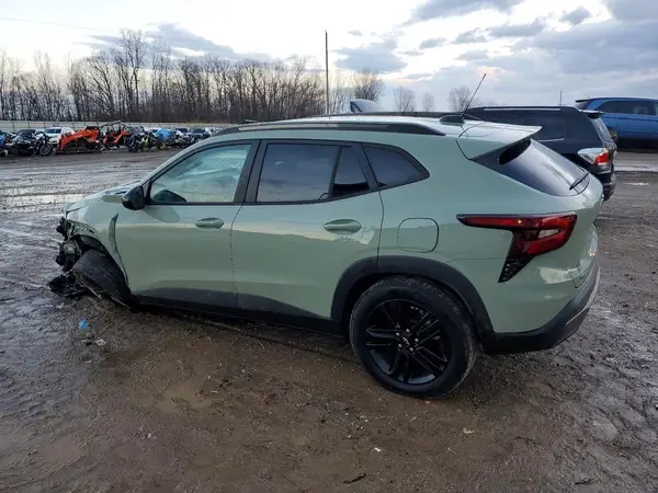 KL77LKEP7SC022597 2025 CHEVROLET TRAX - Image 2
