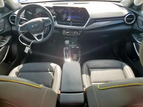 KL77LKEP7SC028187 2025 CHEVROLET TRAX - Image 8