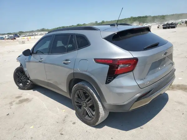 KL77LKEP7SC036211 2025 CHEVROLET TRAX - Image 2