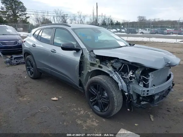 KL77LKEP7SC093671 2025 CHEVROLET TRAX - Image 1