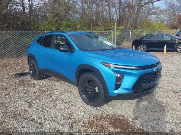 KL77LKEP7SC105852 2025 CHEVROLET TRAX - Image 1