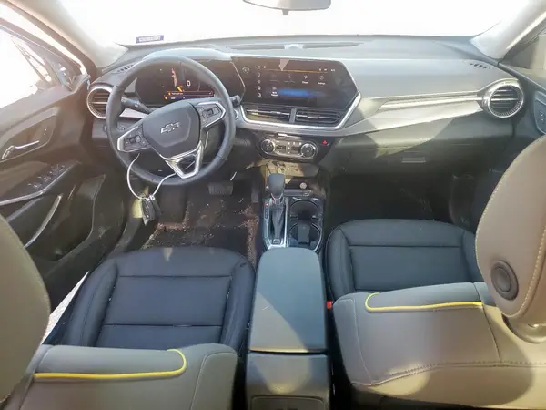 KL77LKEP7SC121596 2025 CHEVROLET TRAX - Image 8