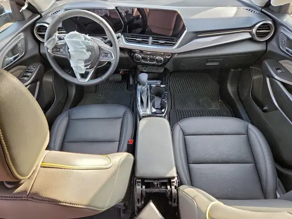 KL77LKEP7SC143257 2025 CHEVROLET TRAX - Image 8
