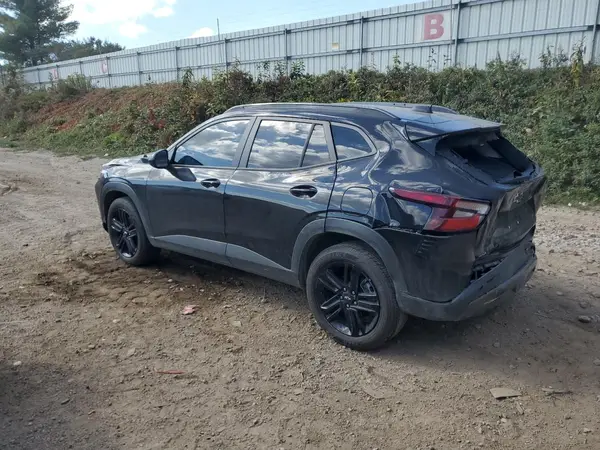 KL77LKEP7SC143565 2025 CHEVROLET TRAX - Image 2