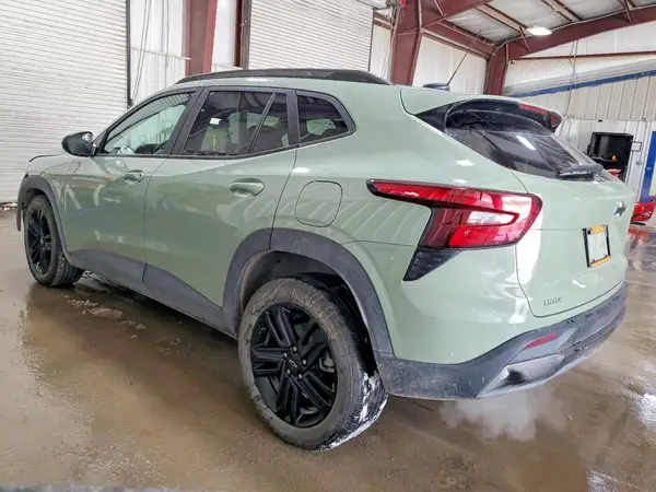 KL77LKEP7SC201917 2025 CHEVROLET TRAX - Image 2