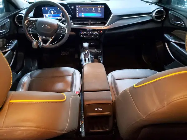 KL77LKEP7SC201917 2025 CHEVROLET TRAX - Image 8