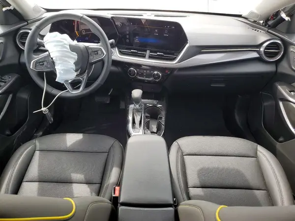 KL77LKEP7SC329560 2025 CHEVROLET TRAX - Image 8
