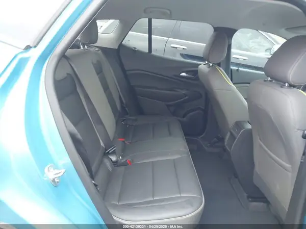 KL77LKEP8SC072411 2025 CHEVROLET TRAX - Image 8
