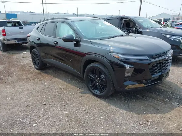 KL77LKEP8SC143266 2025 CHEVROLET TRAX - Image 1