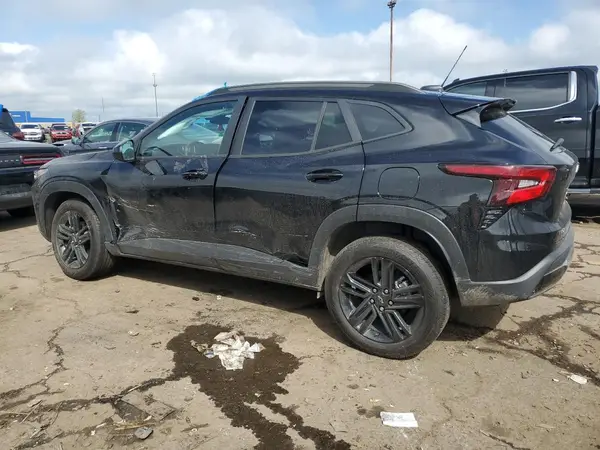 KL77LKEP8SC143655 2025 CHEVROLET TRAX - Image 2