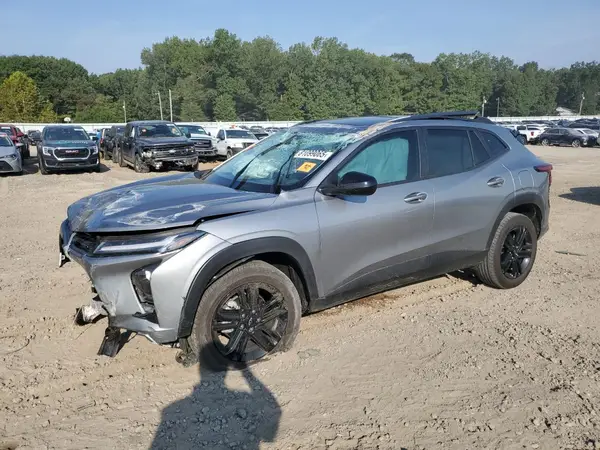 KL77LKEP8SC175828 2025 CHEVROLET TRAX - Image 1
