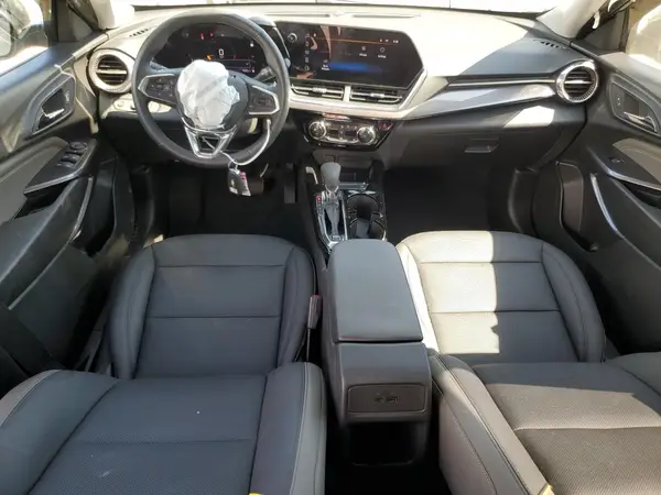 KL77LKEP8SC222453 2025 CHEVROLET TRAX - Image 8