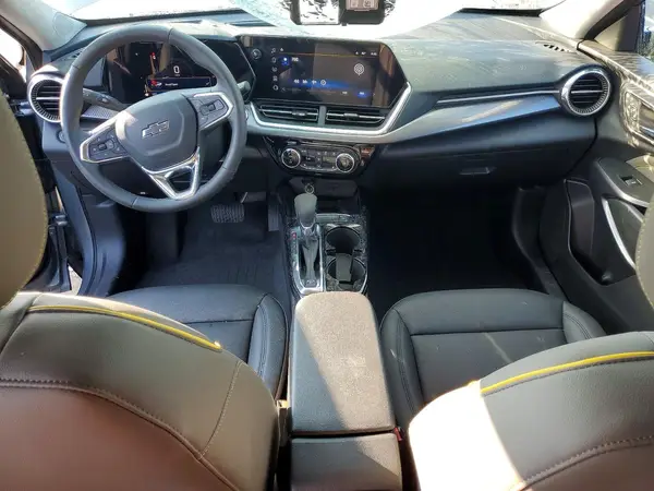 KL77LKEP8SC237082 2025 CHEVROLET TRAX - Image 8