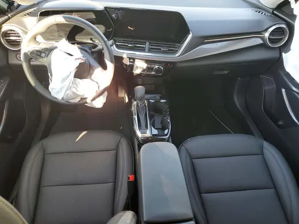KL77LKEP8SC323461 2025 CHEVROLET TRAX - Image 8