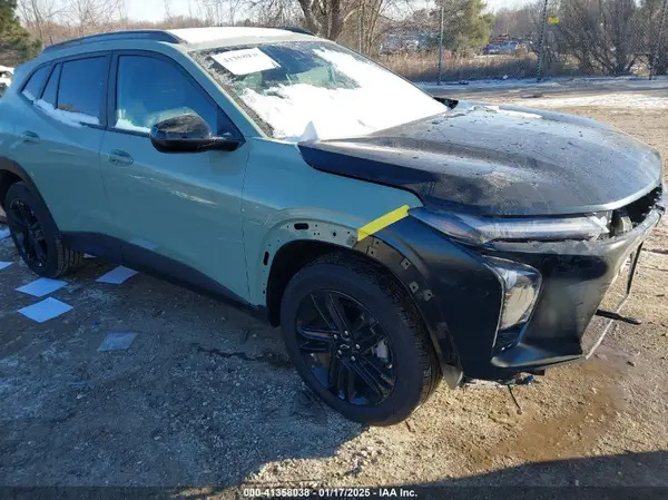 KL77LKEP9SC002724 2025 CHEVROLET TRAX - Image 1