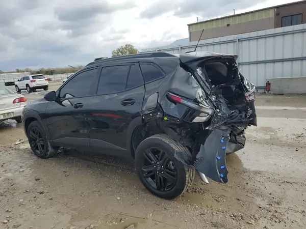 KL77LKEP9SC010435 2025 CHEVROLET TRAX - Image 2