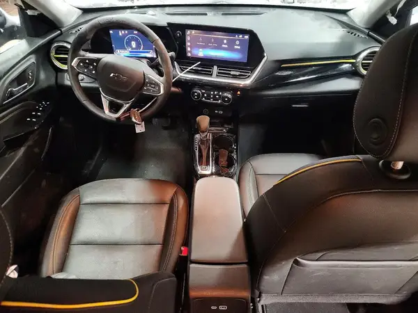 KL77LKEP9SC011617 2025 CHEVROLET TRAX - Image 8