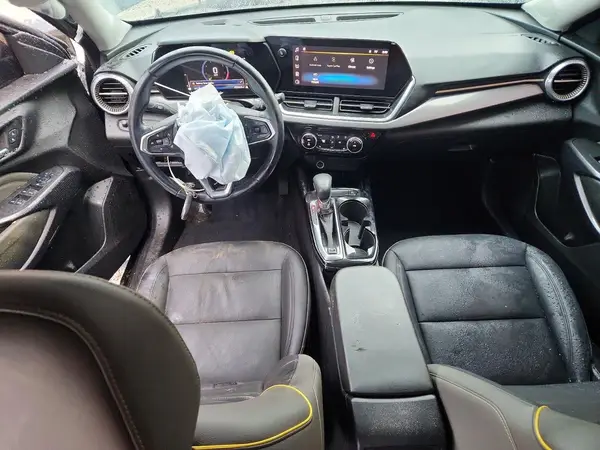 KL77LKEP9SC023377 2025 CHEVROLET TRAX - Image 8