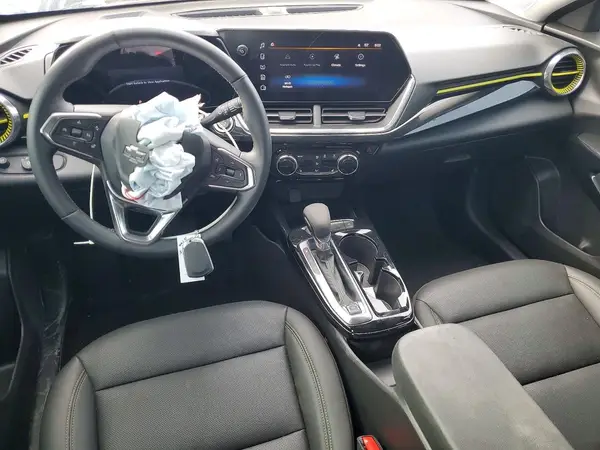KL77LKEP9SC070585 2025 CHEVROLET TRAX - Image 8