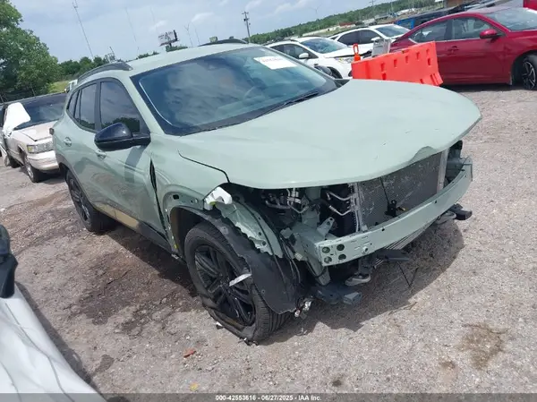 KL77LKEP9SC080923 2025 CHEVROLET TRAX - Image 1