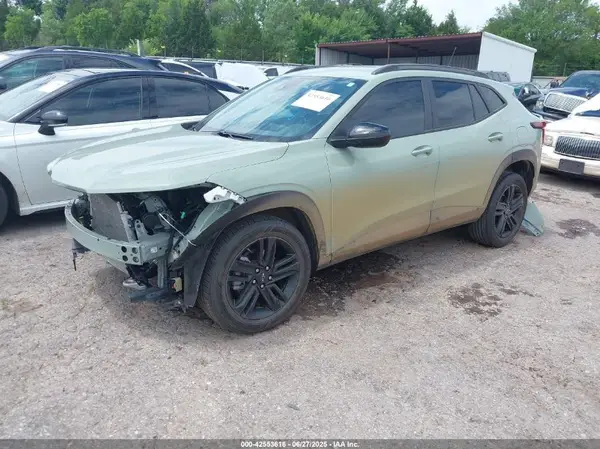KL77LKEP9SC080923 2025 CHEVROLET TRAX - Image 2