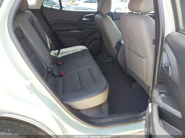 KL77LKEP9SC101429 2025 CHEVROLET TRAX - Image 8