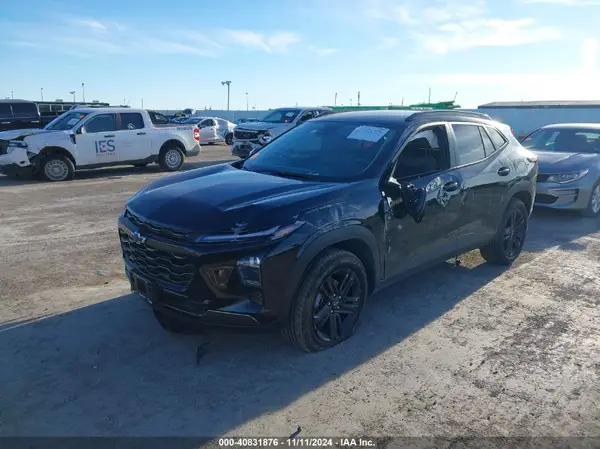 KL77LKEP9SC111829 2025 CHEVROLET TRAX - Image 2