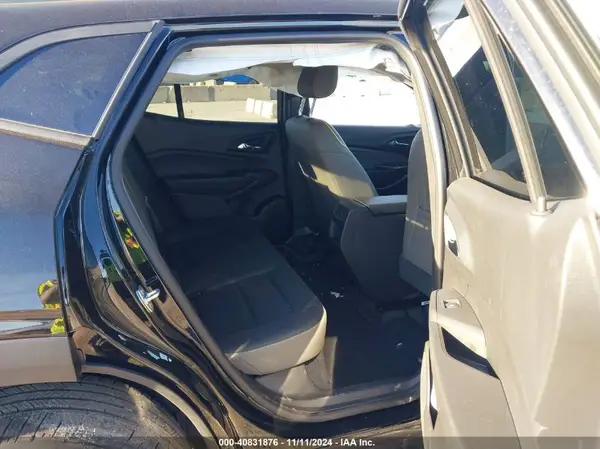 KL77LKEP9SC111829 2025 CHEVROLET TRAX - Image 8