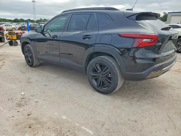 KL77LKEP9SC269796 2025 CHEVROLET TRAX - Image 2
