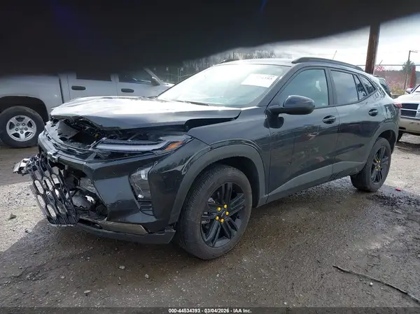 KL77LKEP9SC314347 2025 CHEVROLET TRAX - Image 2