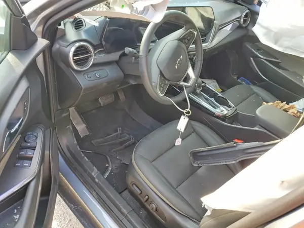 KL77LKEP9TC014793 2026 CHEVROLET TRAX - Image 8